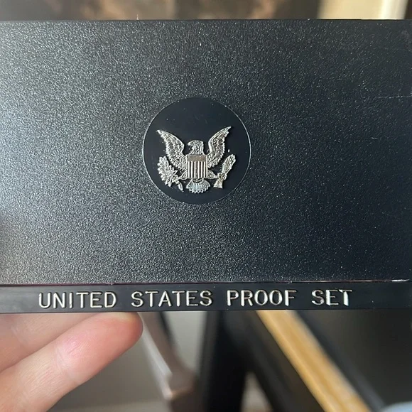 United States Proof Coin Set. Mint condition. Set of 3. Perfect gift collector. - Picture 7 of 10